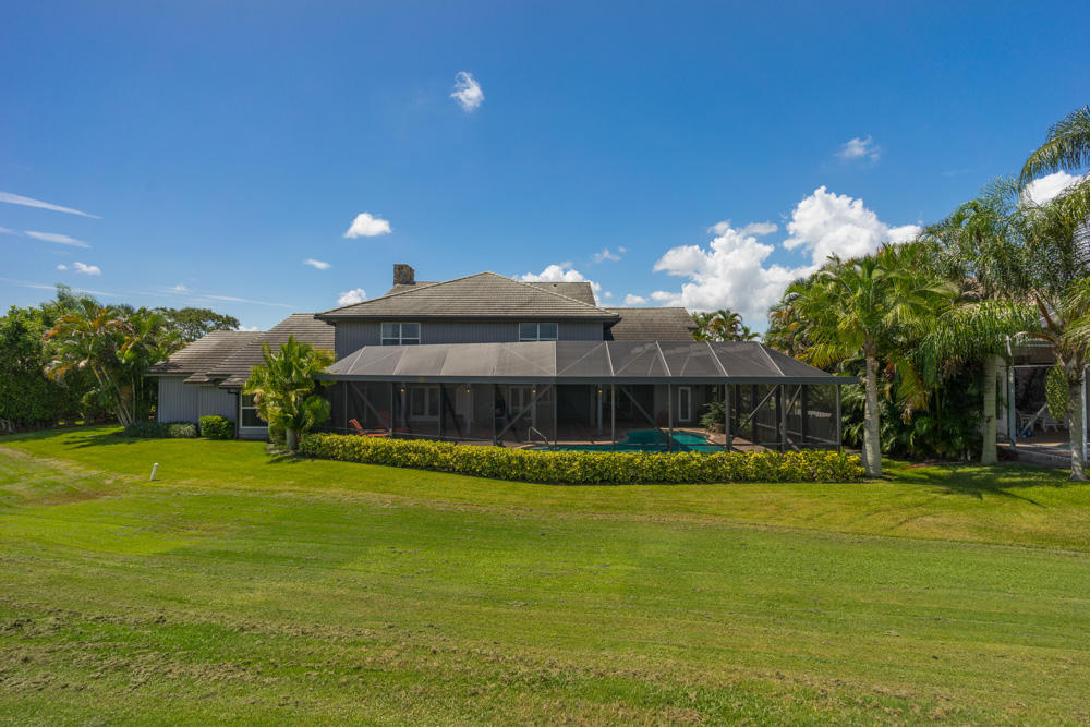 10 Wycliff Road Palm Beach Gardens, FL 33418 - Photo 33 of 41 37_exterior-back_10 Wycliff Road_PGA Nat