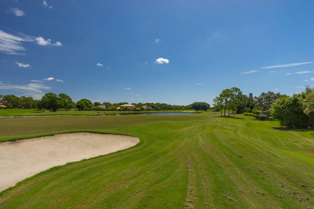 10 Wycliff Road Palm Beach Gardens, FL 33418 - Photo 34 of 41 38_view_10 Wycliff Road_PGA National-39
