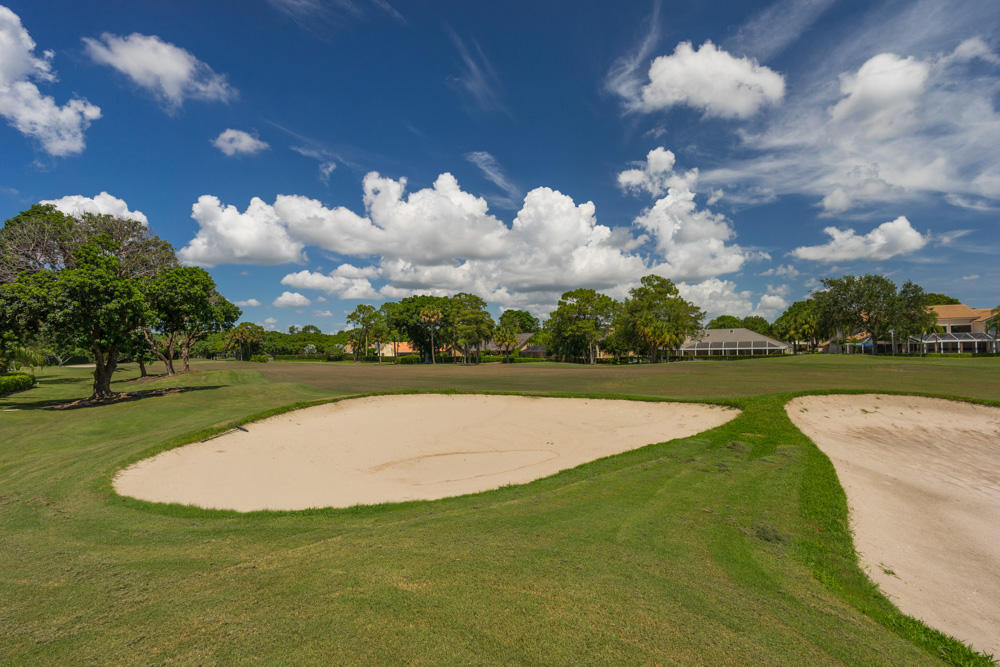 10 Wycliff Road Palm Beach Gardens, FL 33418 - Photo 35 of 41 39_view2_10 Wycliff Road_PGA National-40
