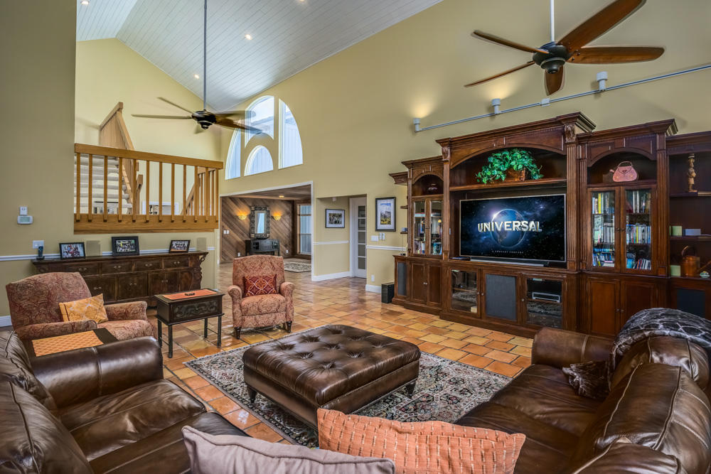 10 Wycliff Road Palm Beach Gardens, FL 33418 - Photo 4 of 41 04_living-room_10 Wycliff Road_PGA Natio