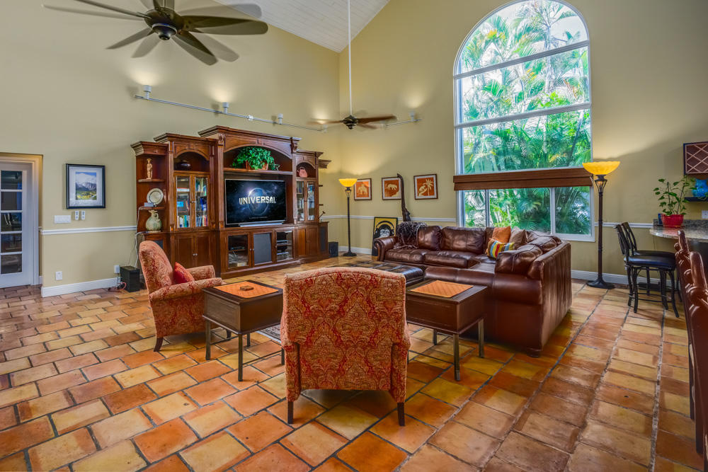 10 Wycliff Road Palm Beach Gardens, FL 33418 - Photo 5 of 41 05_living-room2_10 Wycliff Road_PGA Nati