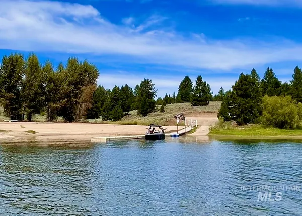$319,000 | 41 Vista Point Loop, Cascade, ID 83611
