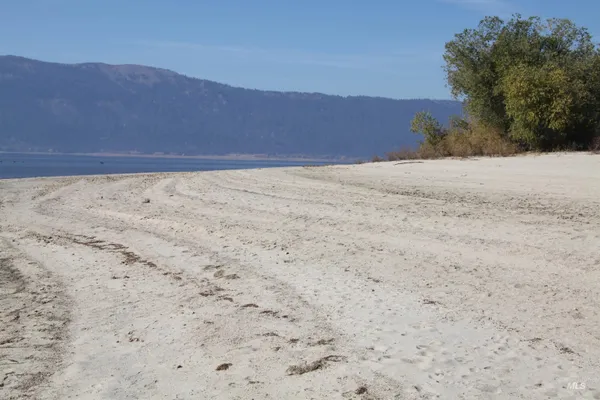 $319,000 | 41 Vista Point Loop, Cascade, ID 83611