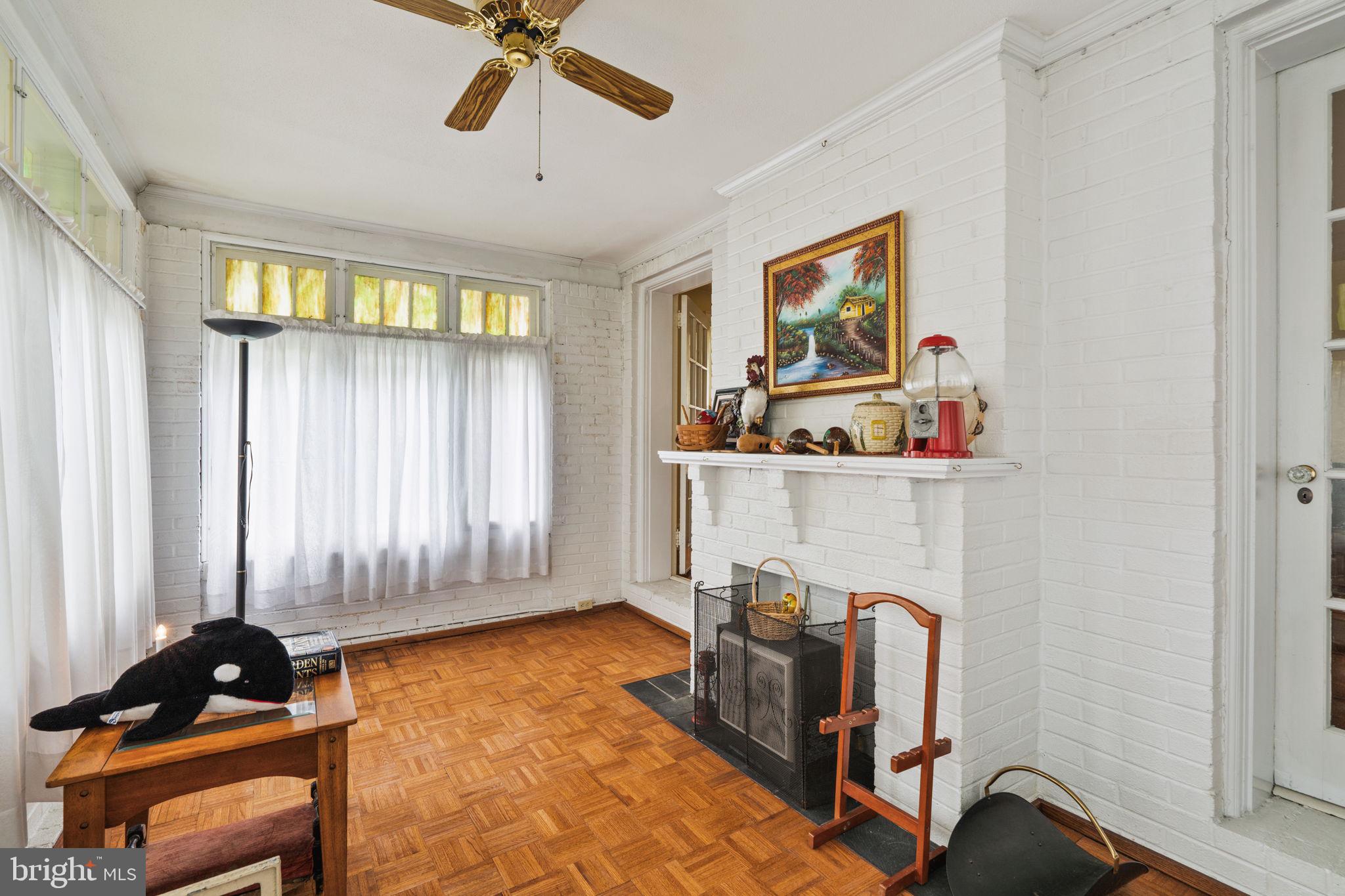 1001 Harrison Street Philadelphia, PA 19124 - Photo 20 of 42 Sun room