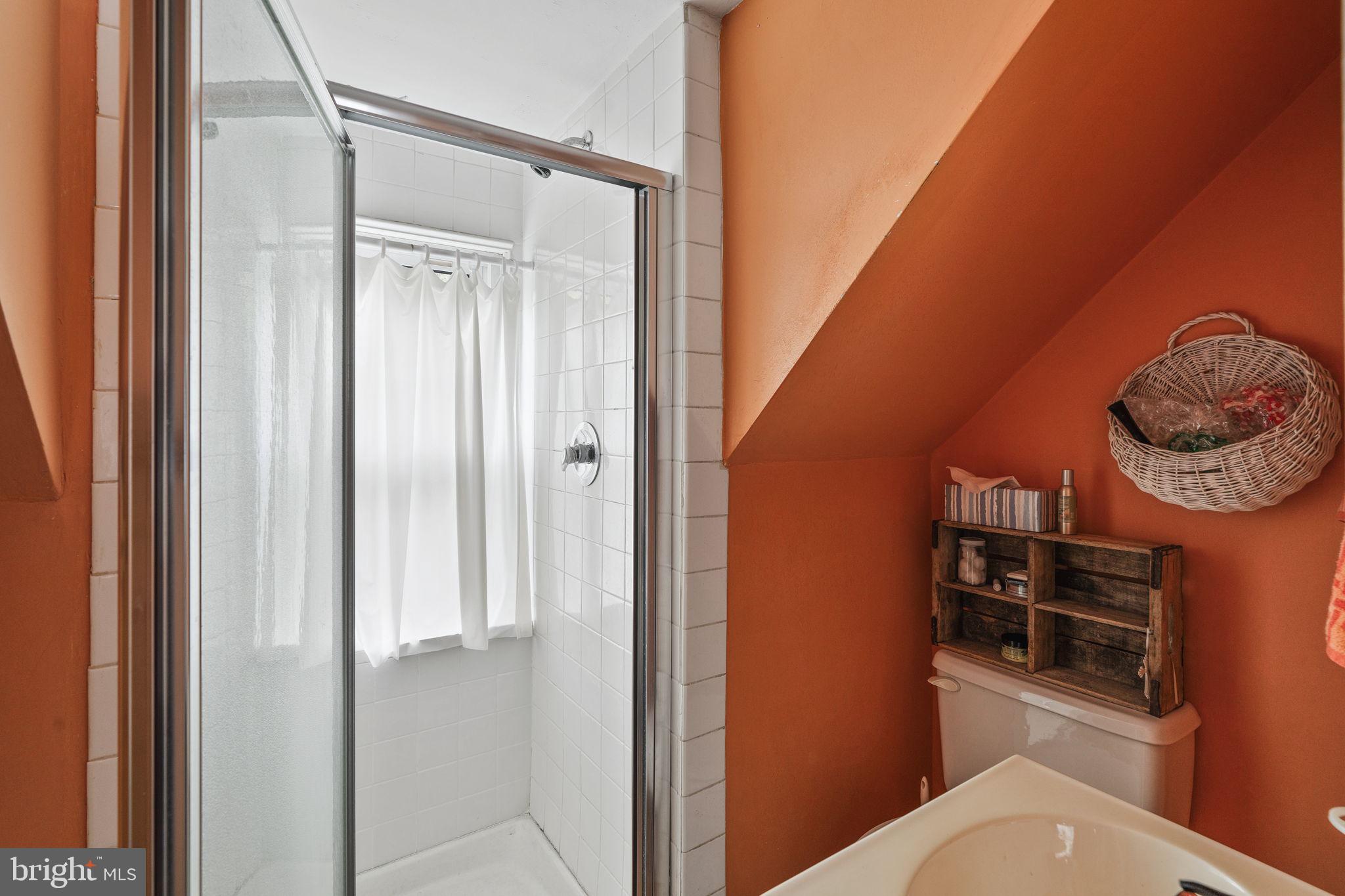 1001 Harrison Street Philadelphia, PA 19124 - Photo 39 of 42 3rd floor bath