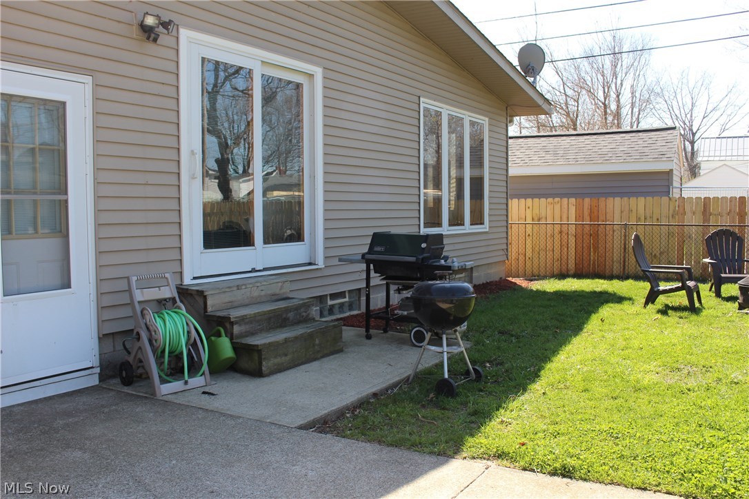 5545 Lake Road Sheffield Lake, OH 44054 - Photo 5 of 13