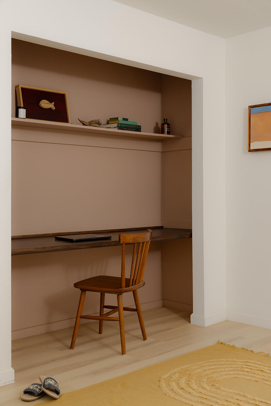 7995 Grand Avenue Yucca Valley, CA 92284 - Photo 18 of 26 a view of table and chair