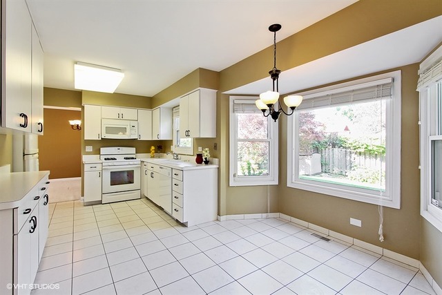 1214 Dayton Road Buffalo Grove, IL 60089 - Photo 7 of 25