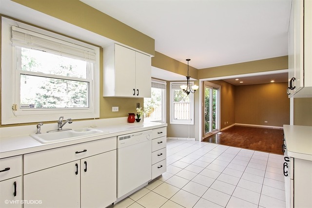 1214 Dayton Road Buffalo Grove, IL 60089 - Photo 9 of 25