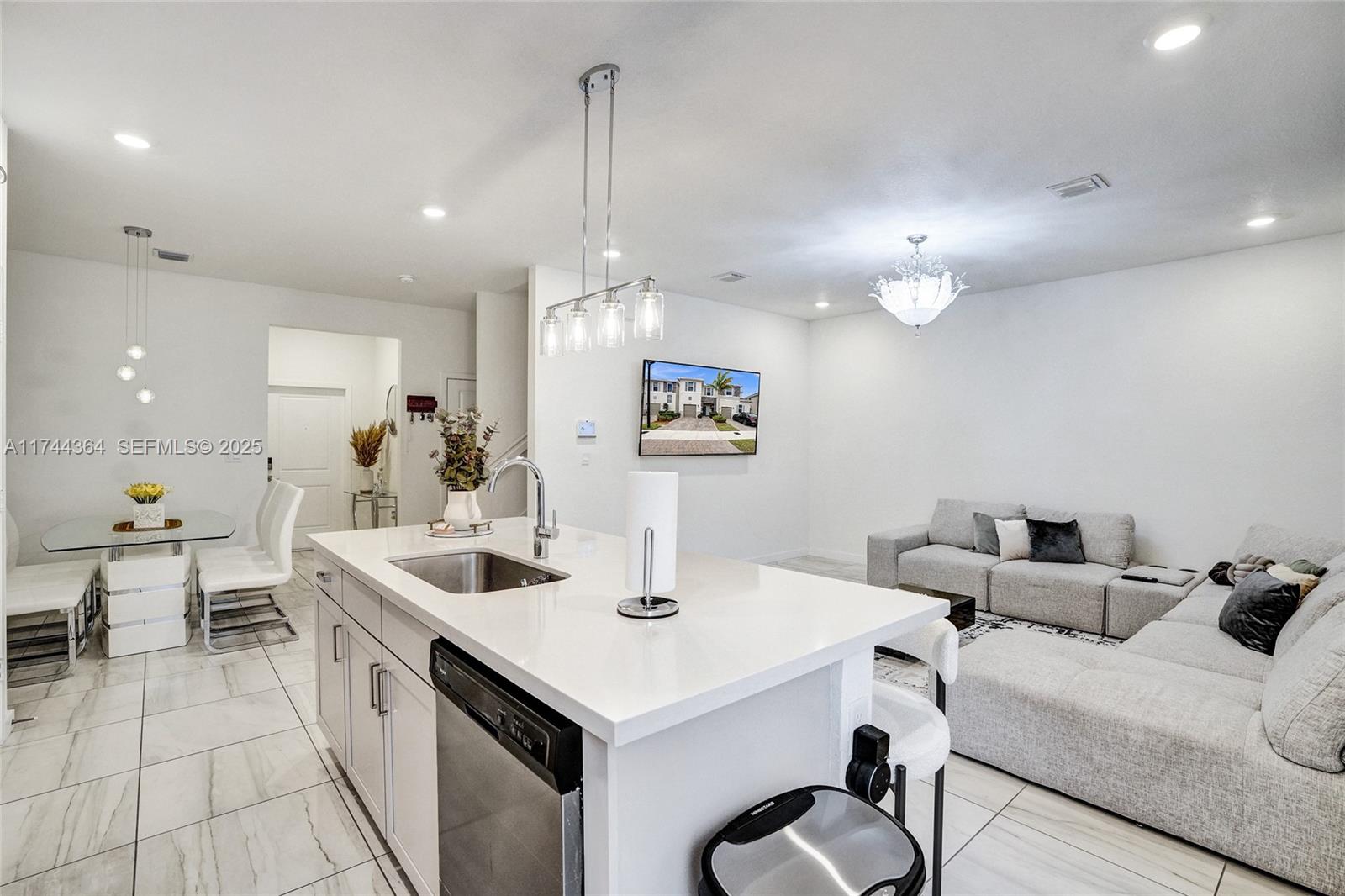 838 Southeast 17 Street Homestead, FL 33034 - Photo 13 of 66