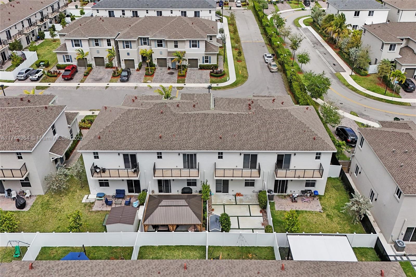 838 Southeast 17 Street Homestead, FL 33034 - Photo 2 of 66