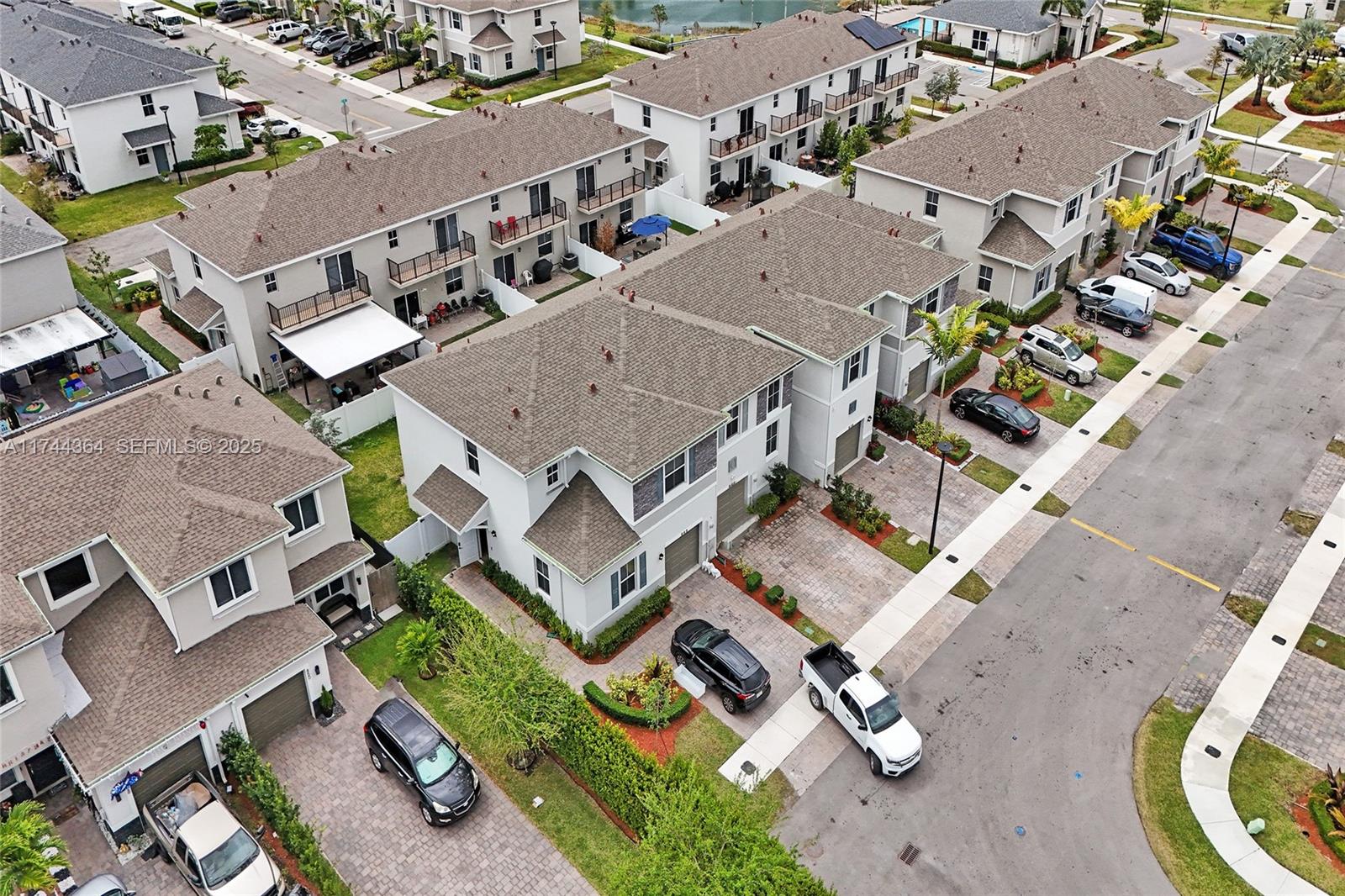 838 Southeast 17 Street Homestead, FL 33034 - Photo 57 of 66 an aerial view of a house with a swimming pool and outdoor space