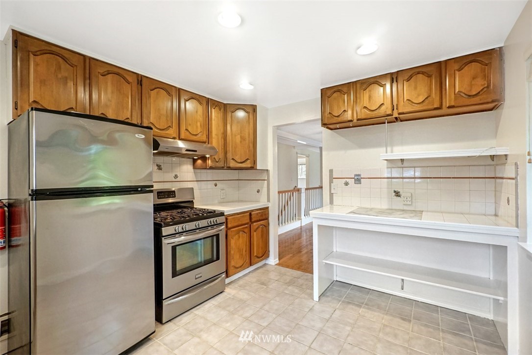 17811 Southeast 137th Street Renton, WA 98059 - Photo 9 of 24