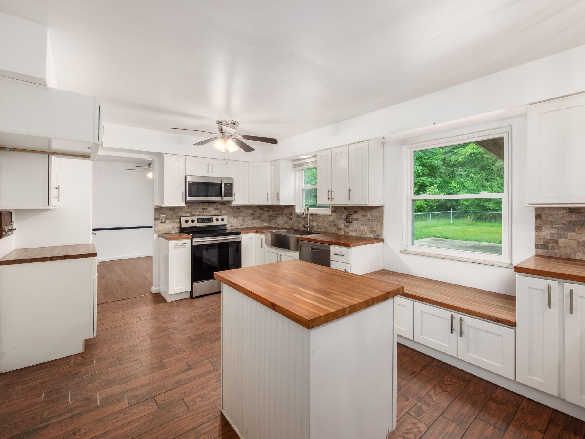 13400 Trenton Road Galena, OH 43021 - Photo 12 of 44 Kitchen with Island &