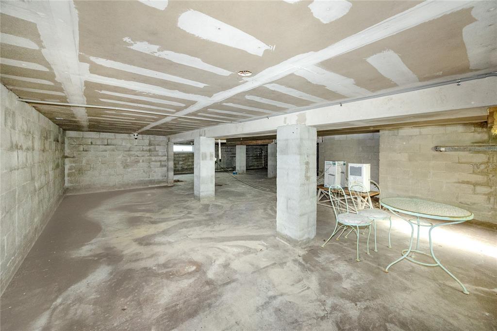 404 Maxwell Place Indian Rocks Beach, FL 33785 - Photo 35 of 66 a view of a hallway