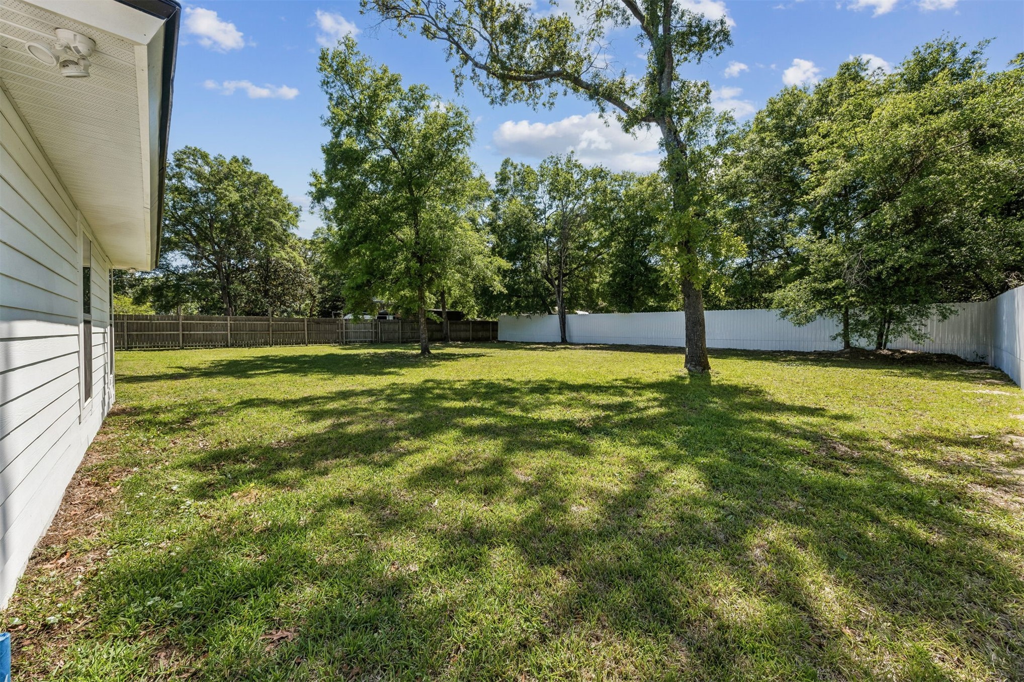 95121 North Ellis Landing Road Fernandina Beach, FL 32034 - Photo 33 of 37 a swimming pool with an outdoor space
