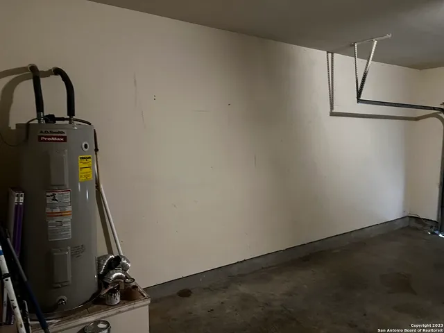 $1,625 | 2517 Grayson Circle, San Antonio, TX 78232