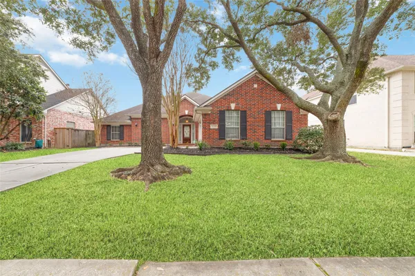 $2,850 | 12215 Salmon Creek, Houston, TX 77041