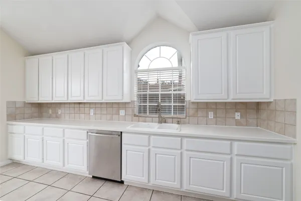 $2,850 | 12215 Salmon Creek, Houston, TX 77041
