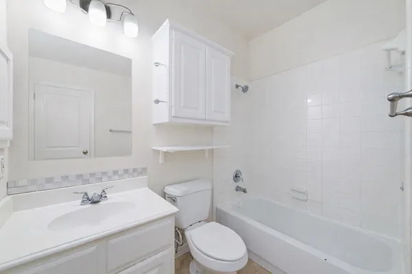 $2,850 | 12215 Salmon Creek, Houston, TX 77041