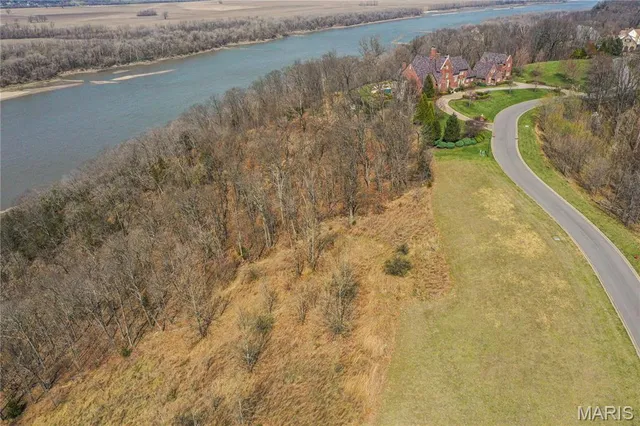 $1,100,000 | 1751 Eagle Bluff Drive, St. Albans, MO 63073