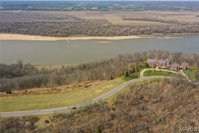 $1,100,000 | 1751 Eagle Bluff Drive, St. Albans, MO 63073