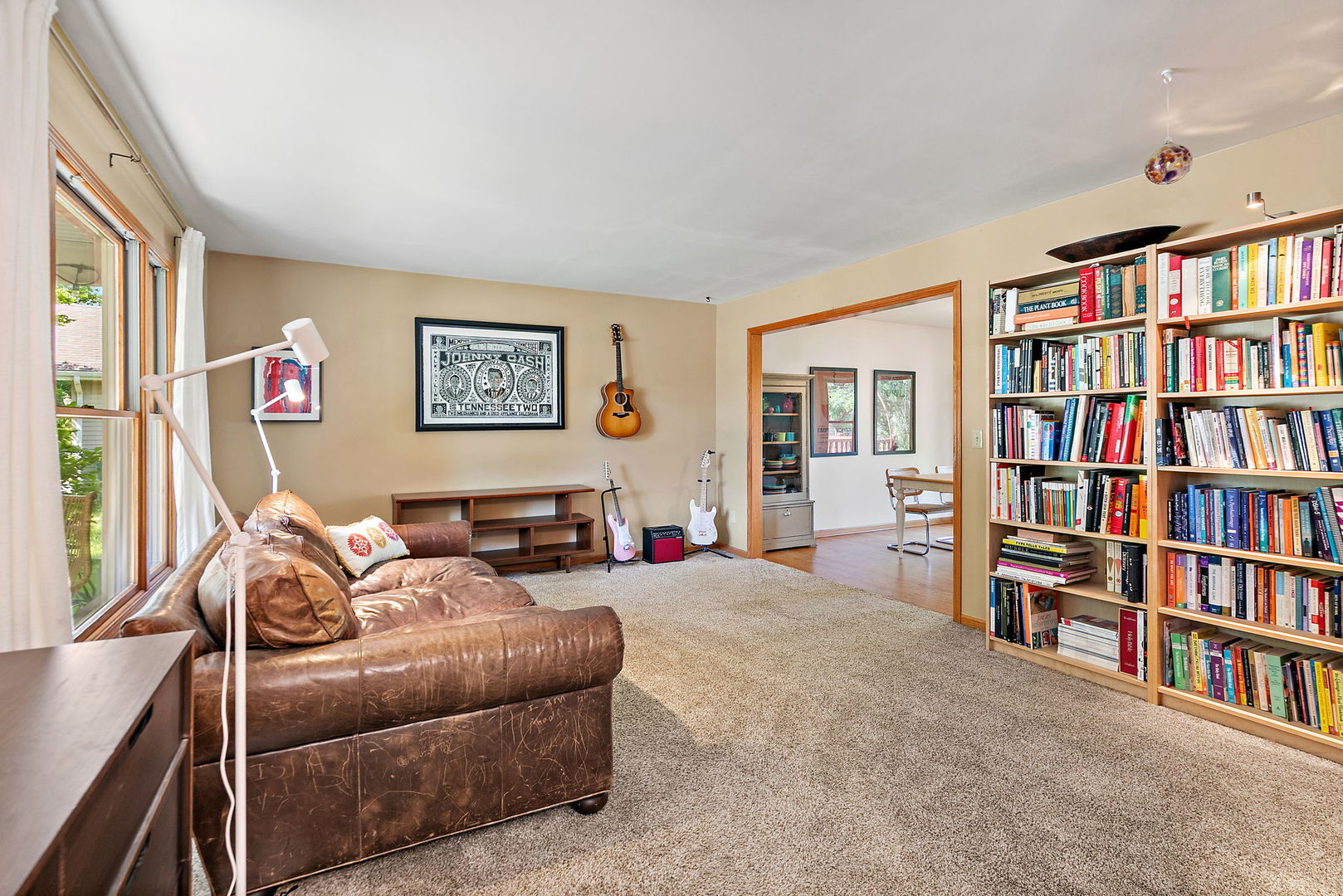 924 Locust Street Sycamore, IL 60178 - Photo 4 of 43