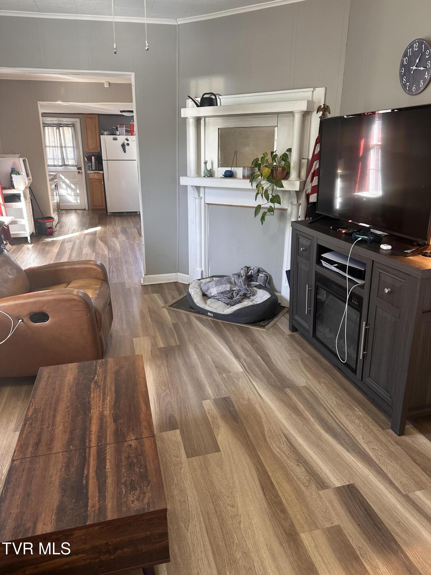 1821 Broad Street Bristol, TN 37620 - Photo 4 of 7 IMG_1731