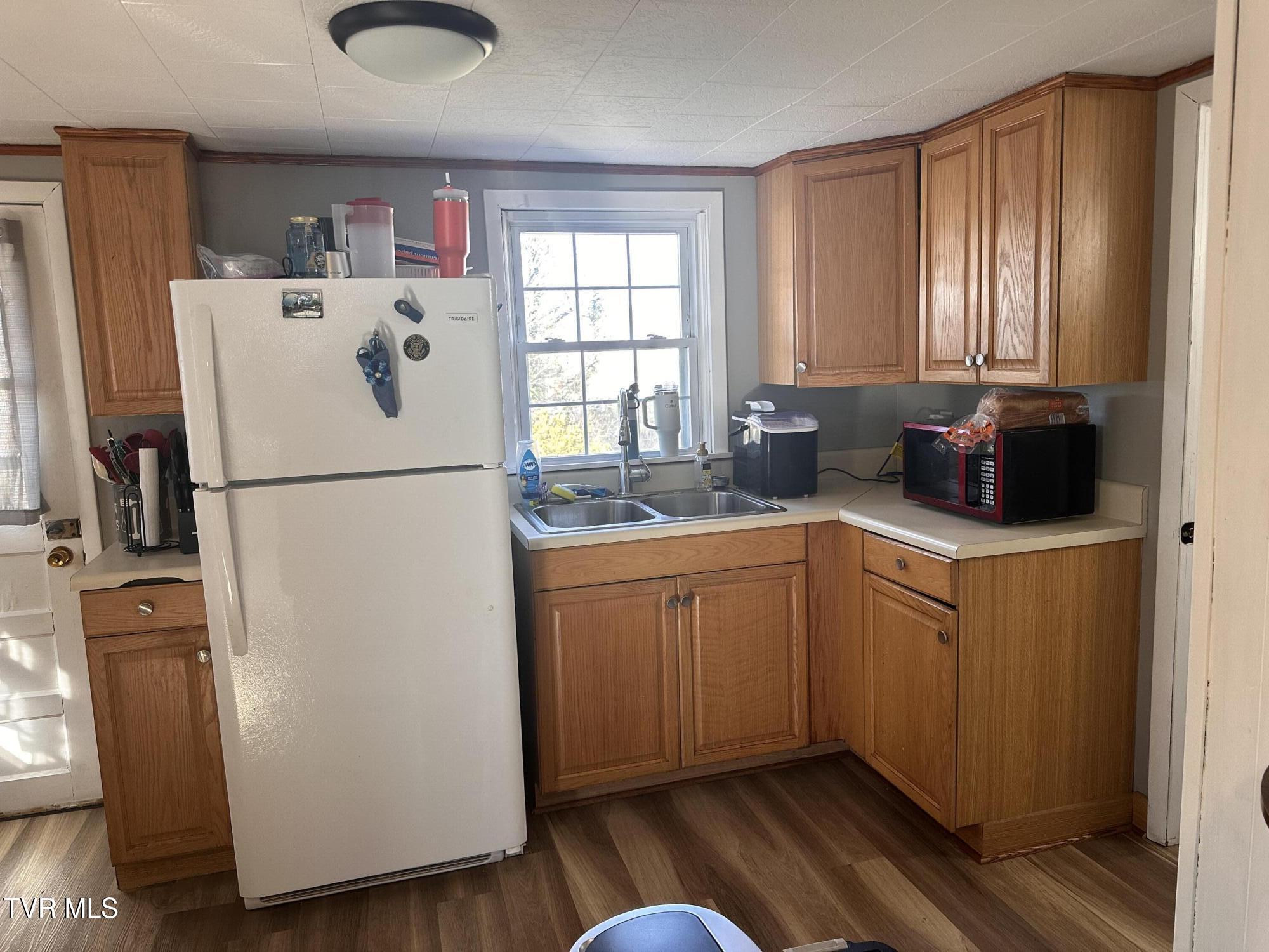 1821 Broad Street Bristol, TN 37620 - Photo 7 of 7 IMG_1740