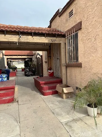 $727,999 | 727 West 76th Street, Los Angeles, CA 90044