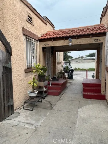 $727,999 | 727 West 76th Street, Los Angeles, CA 90044