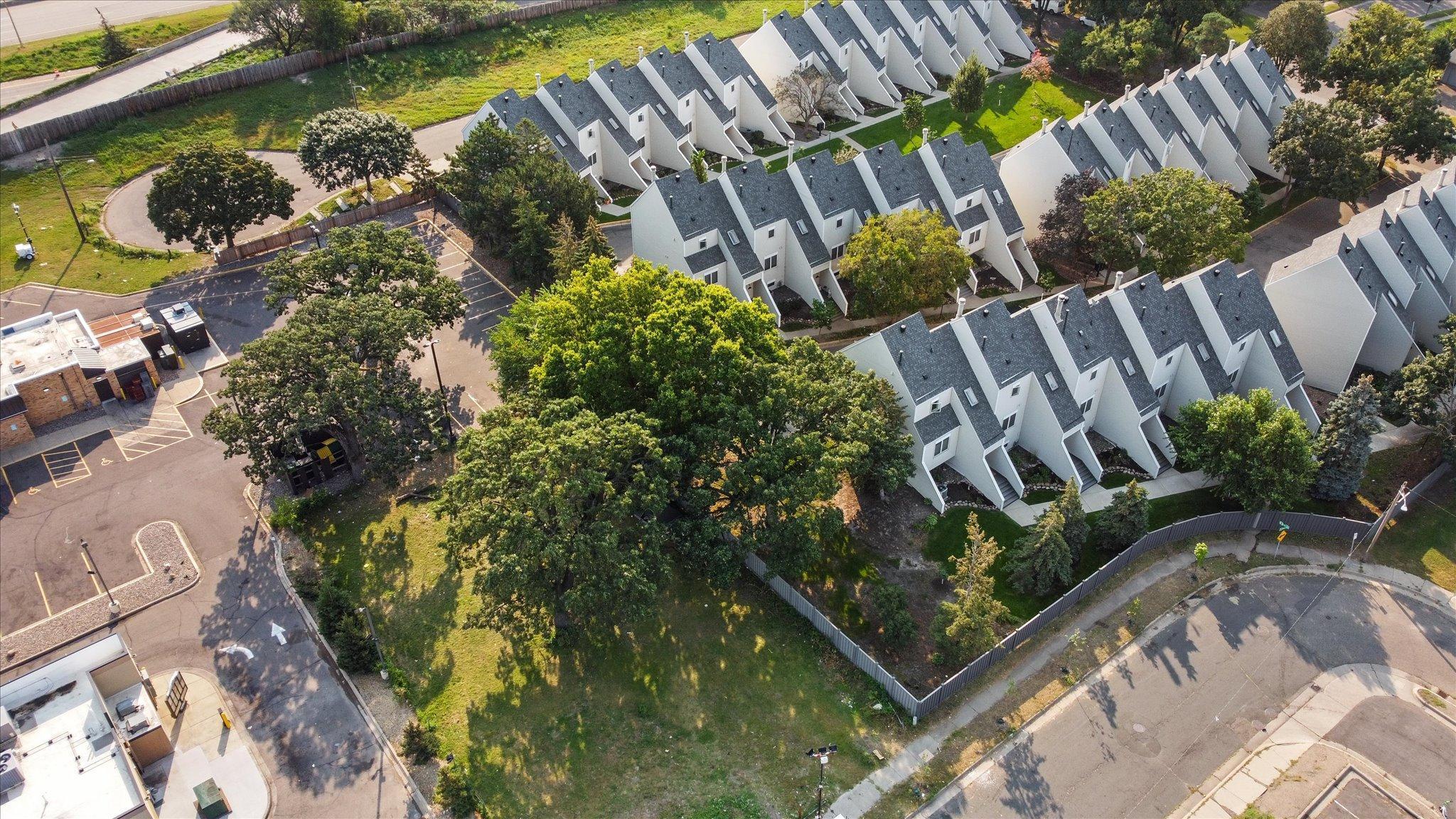 1900 5th Street North Minneapolis, MN 55411 - Photo 2 of 10