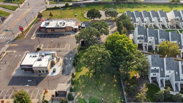 $240,000 | 1900 5th Street North, Minneapolis, MN 55411