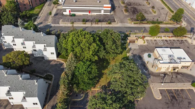 $240,000 | 1900 5th Street North, Minneapolis, MN 55411