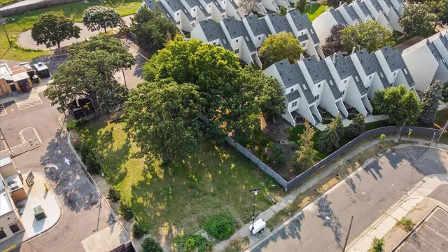 $240,000 | 1900 5th Street North, Minneapolis, MN 55411