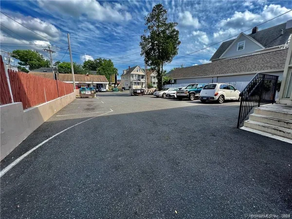 $1,150 | 1428 North Avenue, Unit B5, Bridgeport, CT 06604