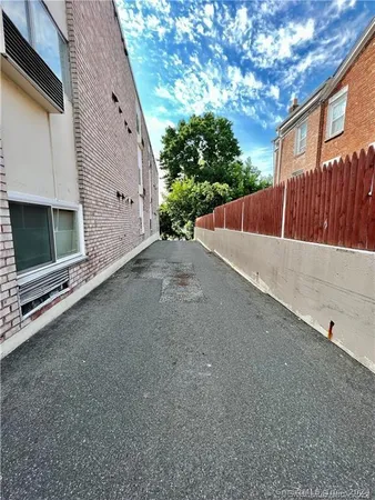 $1,150 | 1428 North Avenue, Unit B5, Bridgeport, CT 06604