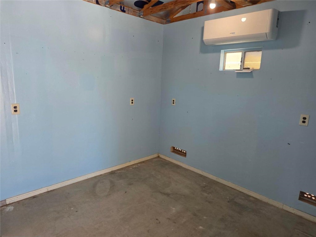 49603 Rainbow Avenue Quartzsite, AZ 85346 - Photo 39 of 44 Basement with a mini split for heating / cooling and baseboards