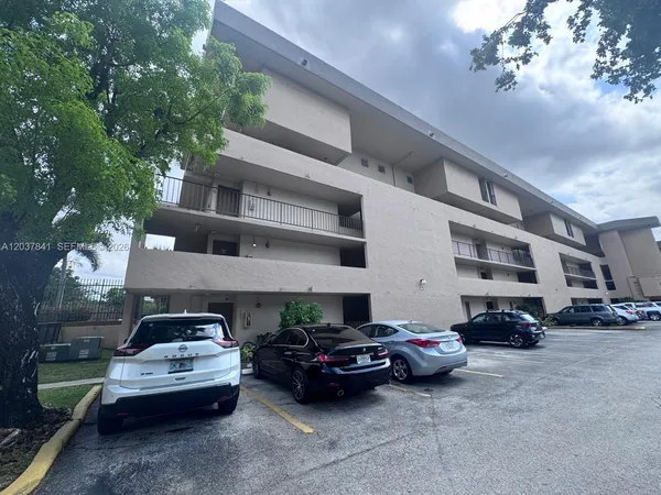 $2,500 | 820 Northwest 87th Avenue, Unit 201, Miami, FL 33172