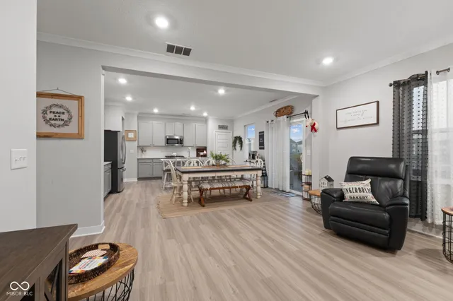 $424,900 | 1235 Lancaster Drive, Avon, IN 46123