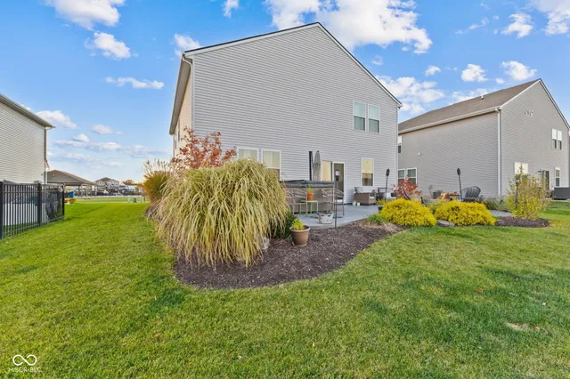 $424,900 | 1235 Lancaster Drive, Avon, IN 46123