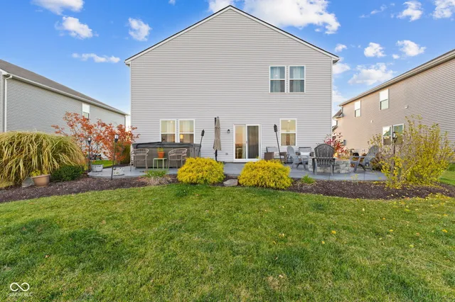 $424,900 | 1235 Lancaster Drive, Avon, IN 46123