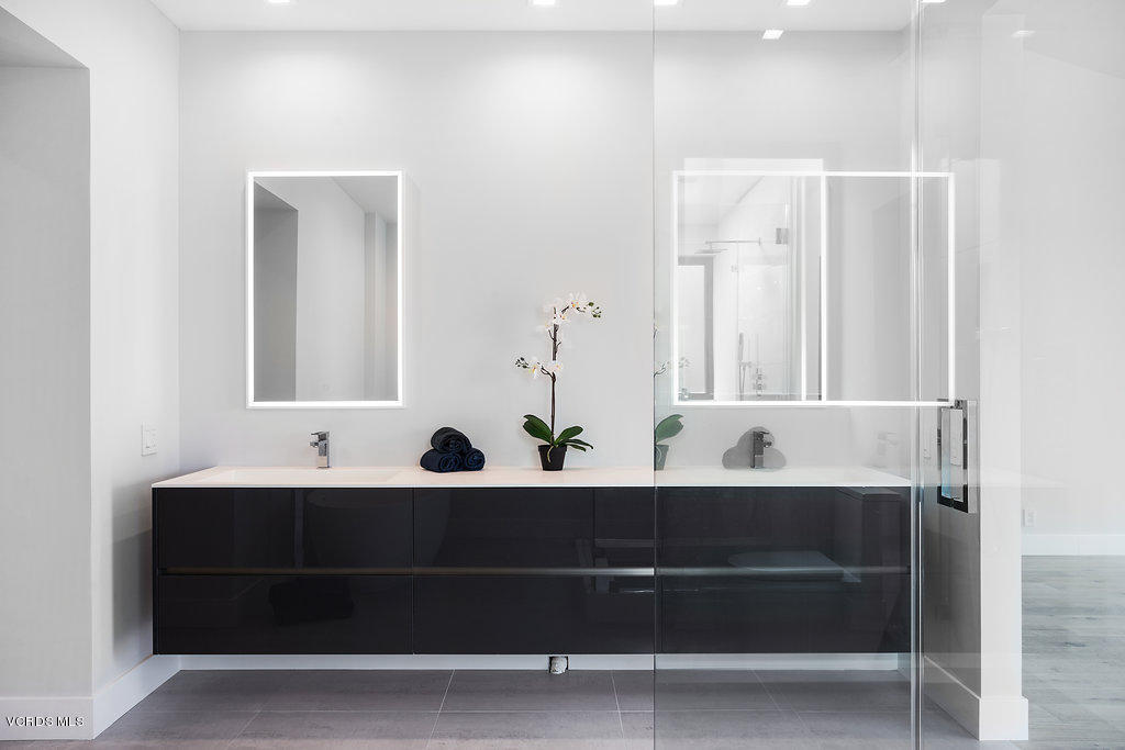 2250 Greencastle Lane Oxnard, CA 93035 - Photo 32 of 51 IMG_2019