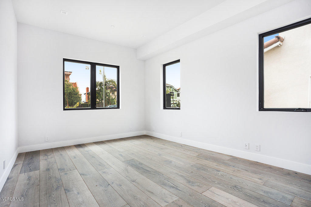 2250 Greencastle Lane Oxnard, CA 93035 - Photo 36 of 51 IMG_1959