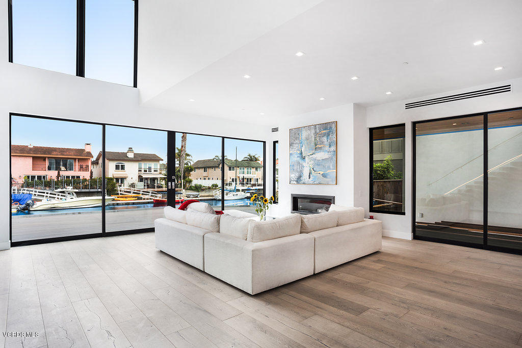 2250 Greencastle Lane Oxnard, CA 93035 - Photo 38 of 51 IMG_2041