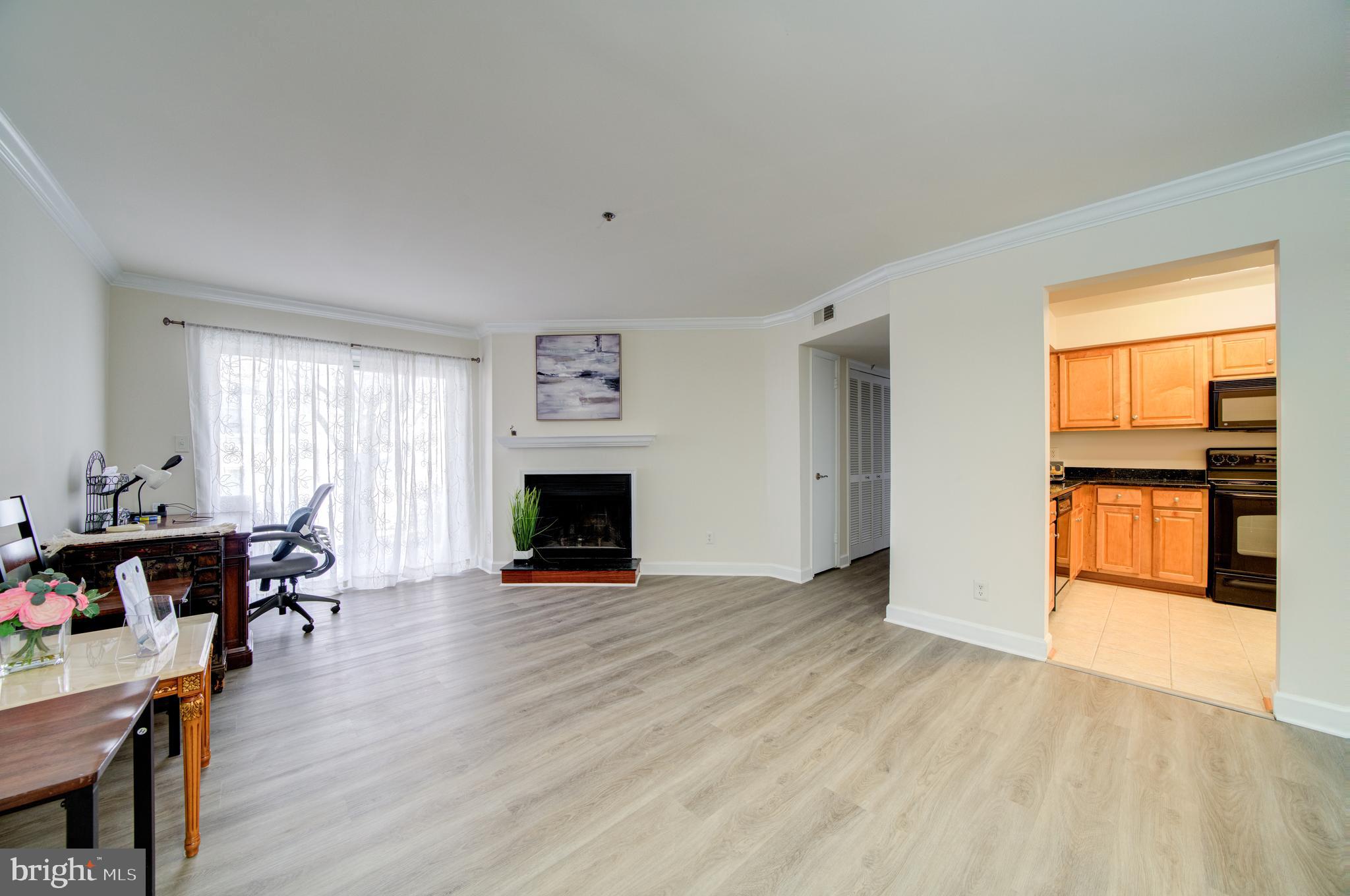 3179 Summit Square Drive, Unit 2B5 Oakton, VA 22124 - Photo 11 of 29