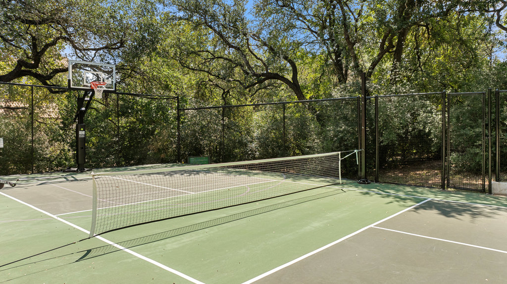 2106 Rue De St Germaine Austin, TX 78746 - Photo 39 of 40 Community Pickleball Court