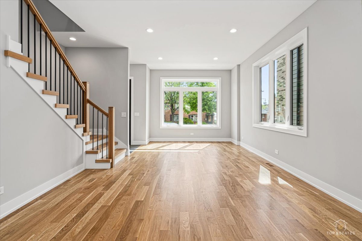 5328 South Mason Avenue Chicago, IL 60638 - Photo 3 of 27