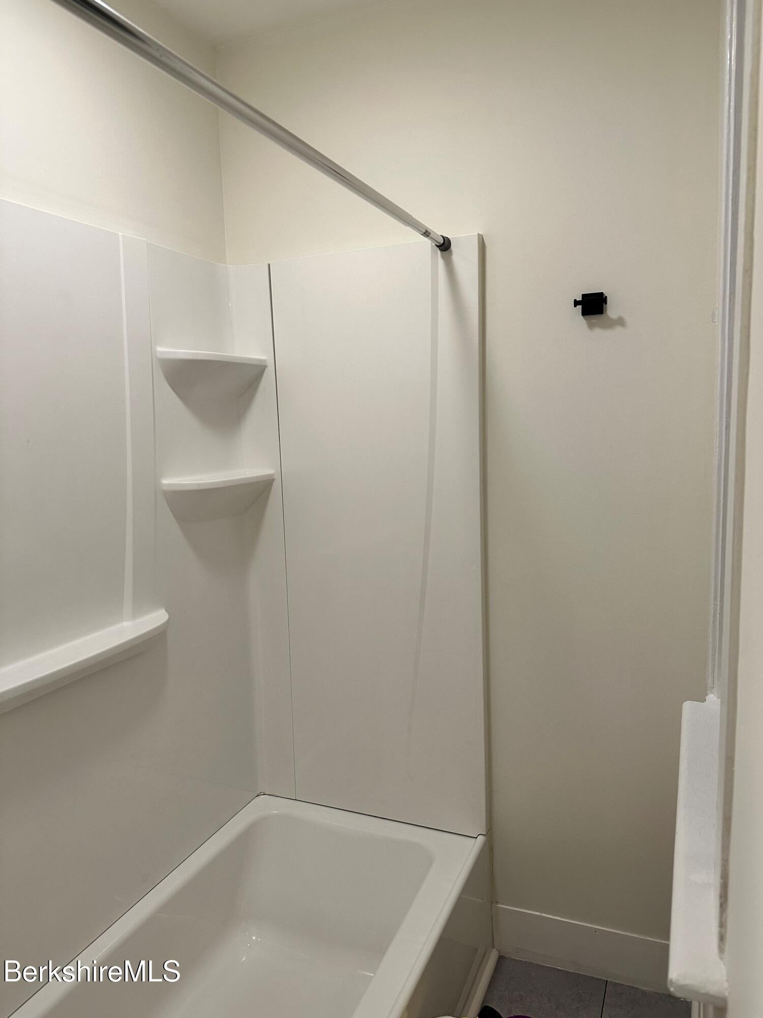 9-11 Myrtle Street Pittsfield, MA 01201 - Photo 20 of 26 bath