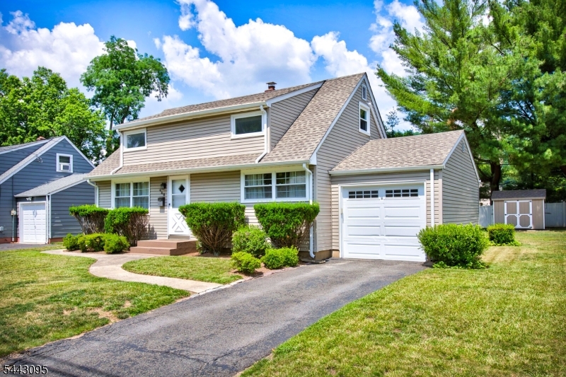 448 Warfield Road North Plainfield, NJ 07060 - Photo 3 of 26